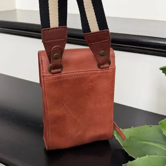 American Leather Co genuine leather crossbody shoulder purse neutral like new - Picture 3 of 11